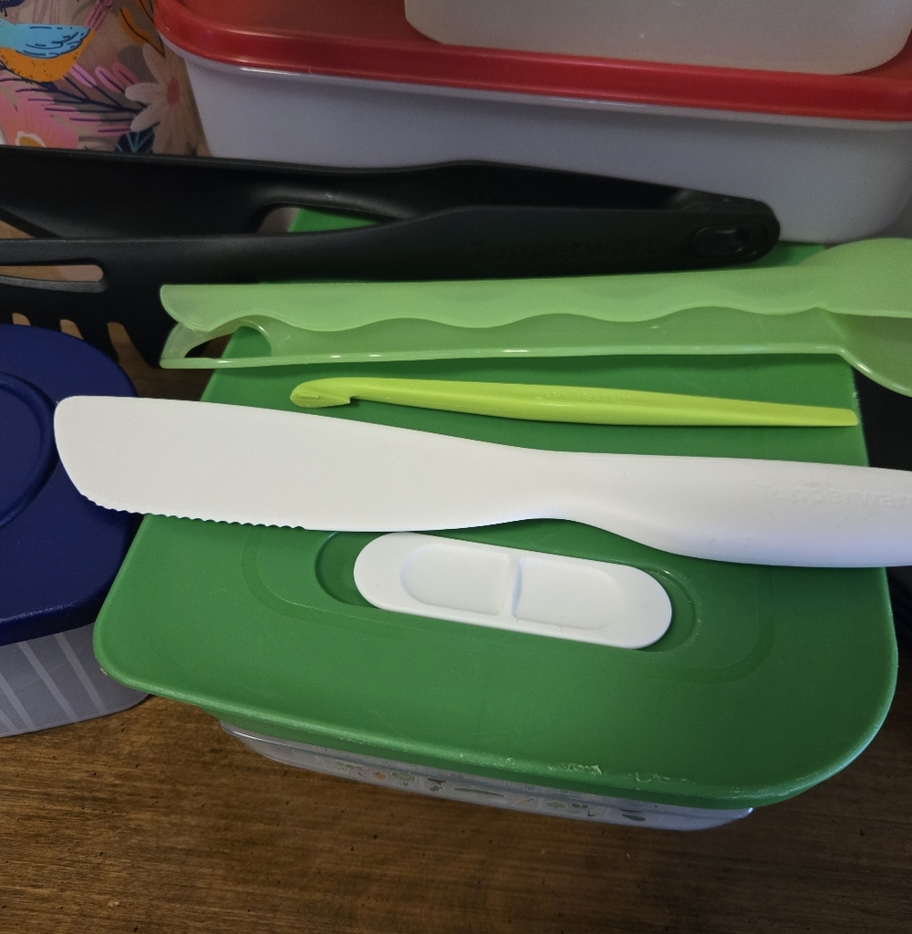 Tupperware Bundle - Picture 2 of 7